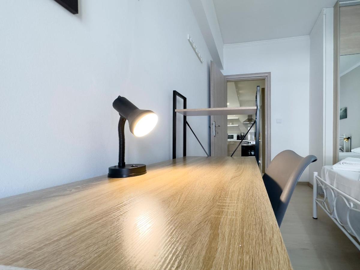 Mihail Voda Modern 55Sqm In Athens Apartment Exterior photo